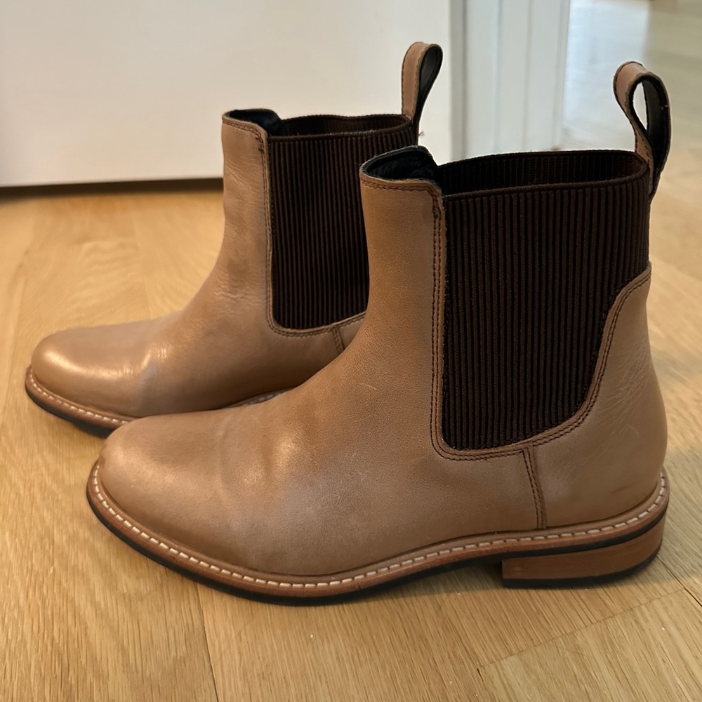 LIKE NEW • Nisolo Carmen Chelsea Boots - Picture 3 of 5
